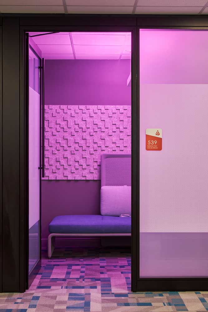 Purple colored light in a sleep room